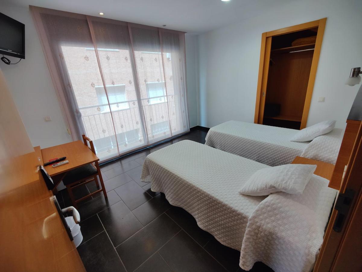 Hostal Manel 皮内达德马尔 外观 照片