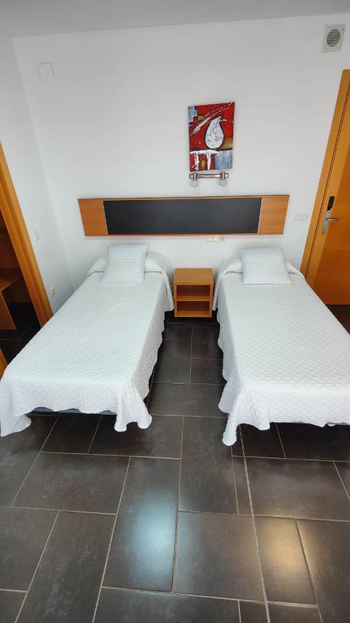 Hostal Manel 皮内达德马尔 外观 照片