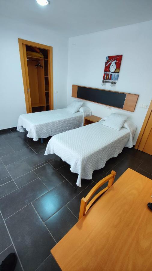 Hostal Manel 皮内达德马尔 外观 照片