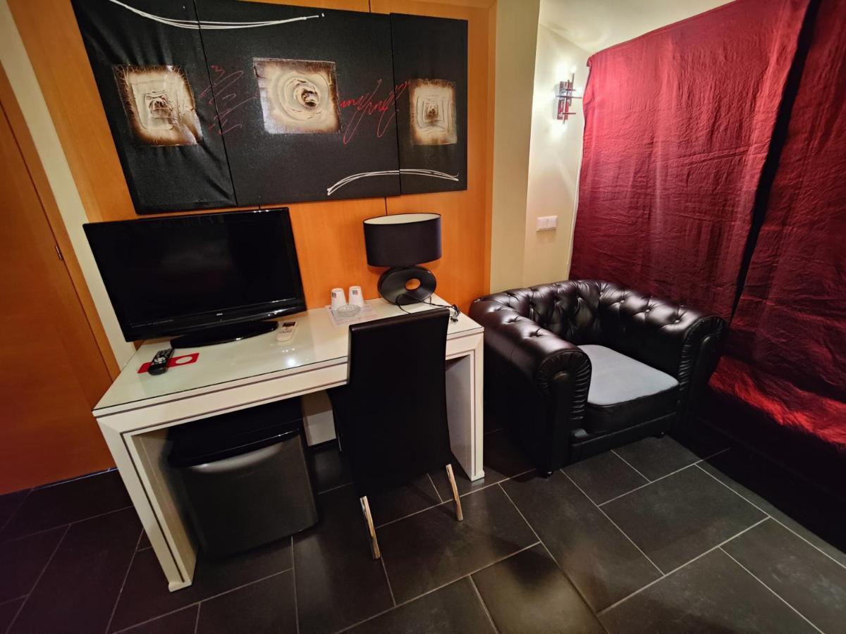 Hostal Manel 皮内达德马尔 外观 照片