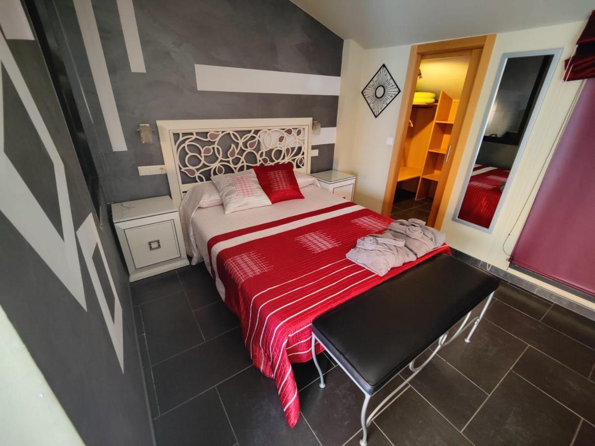 Hostal Manel 皮内达德马尔 外观 照片