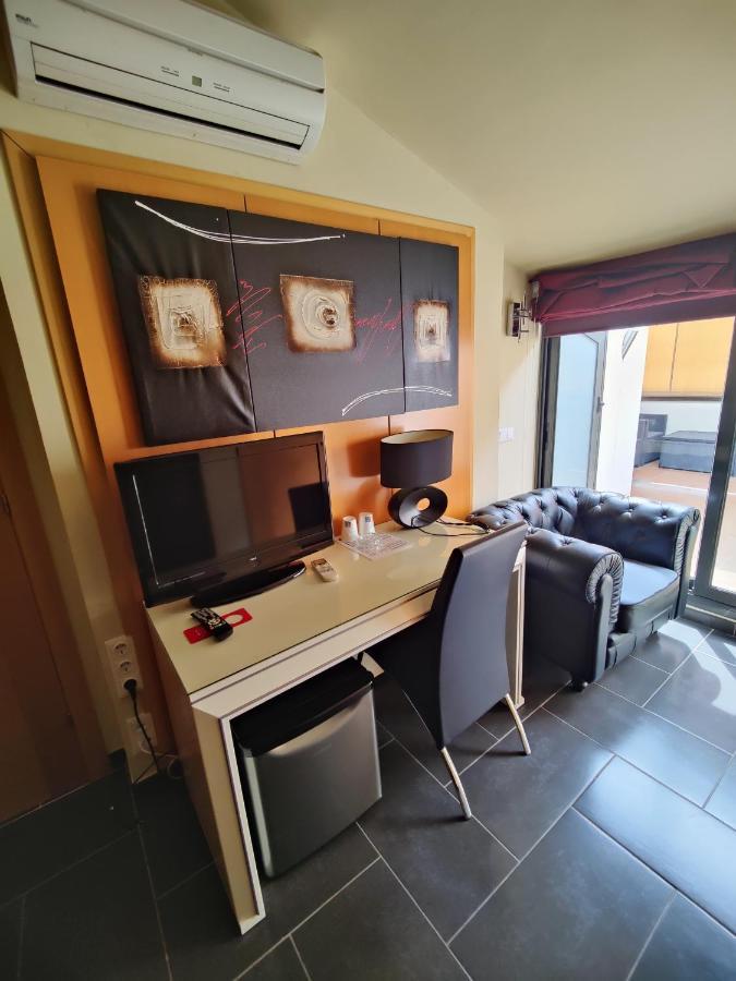 Hostal Manel 皮内达德马尔 外观 照片