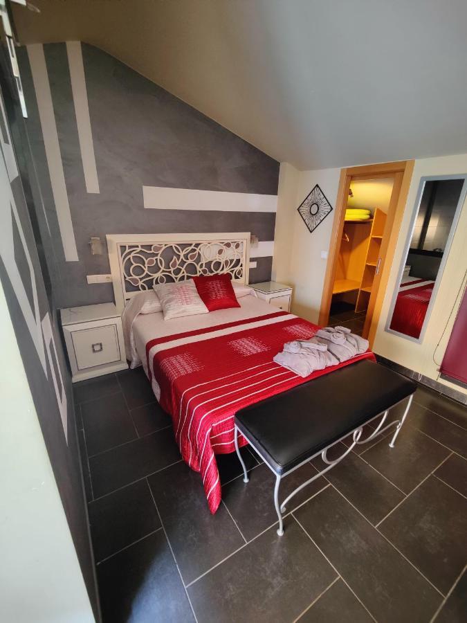 Hostal Manel 皮内达德马尔 外观 照片
