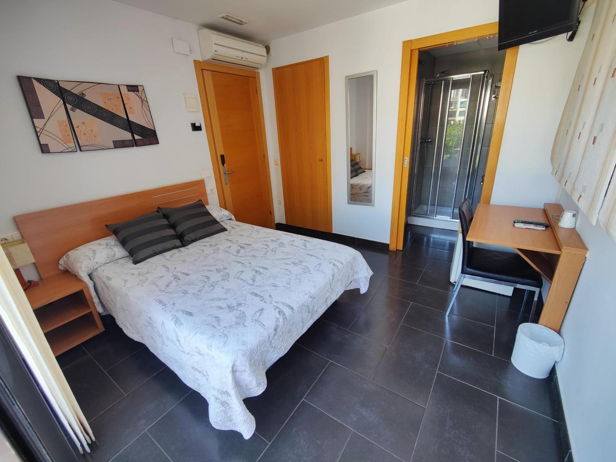 Hostal Manel 皮内达德马尔 外观 照片