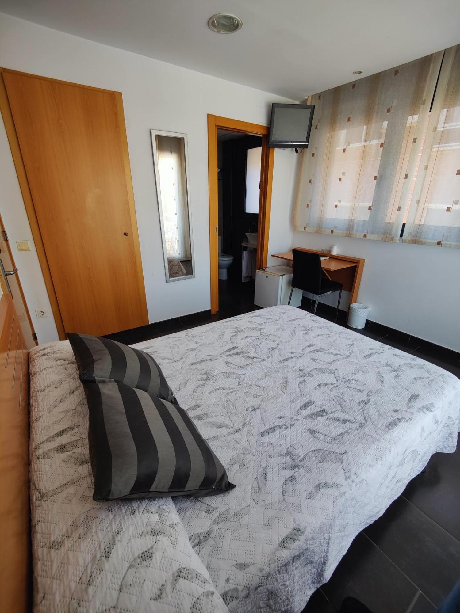 Hostal Manel 皮内达德马尔 外观 照片