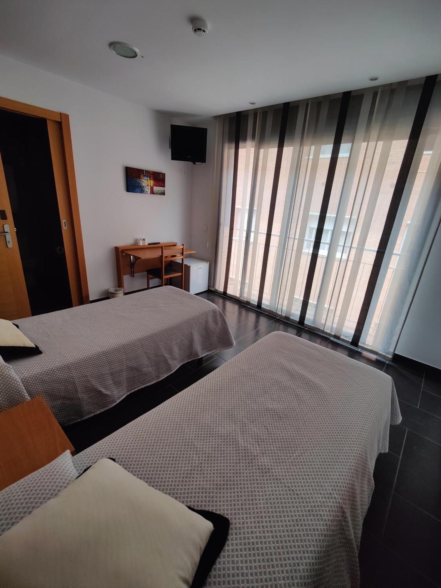 Hostal Manel 皮内达德马尔 外观 照片