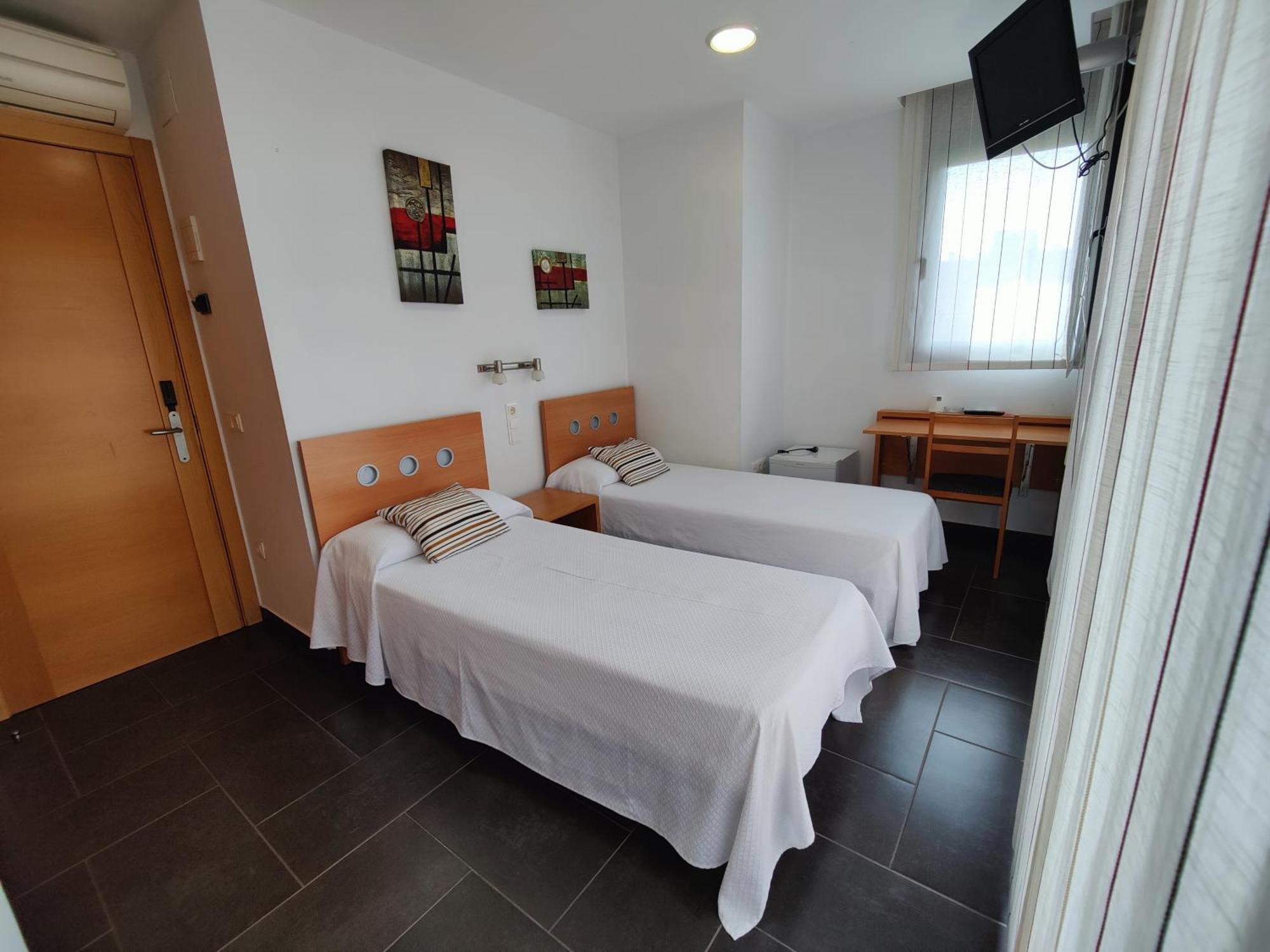 Hostal Manel 皮内达德马尔 外观 照片