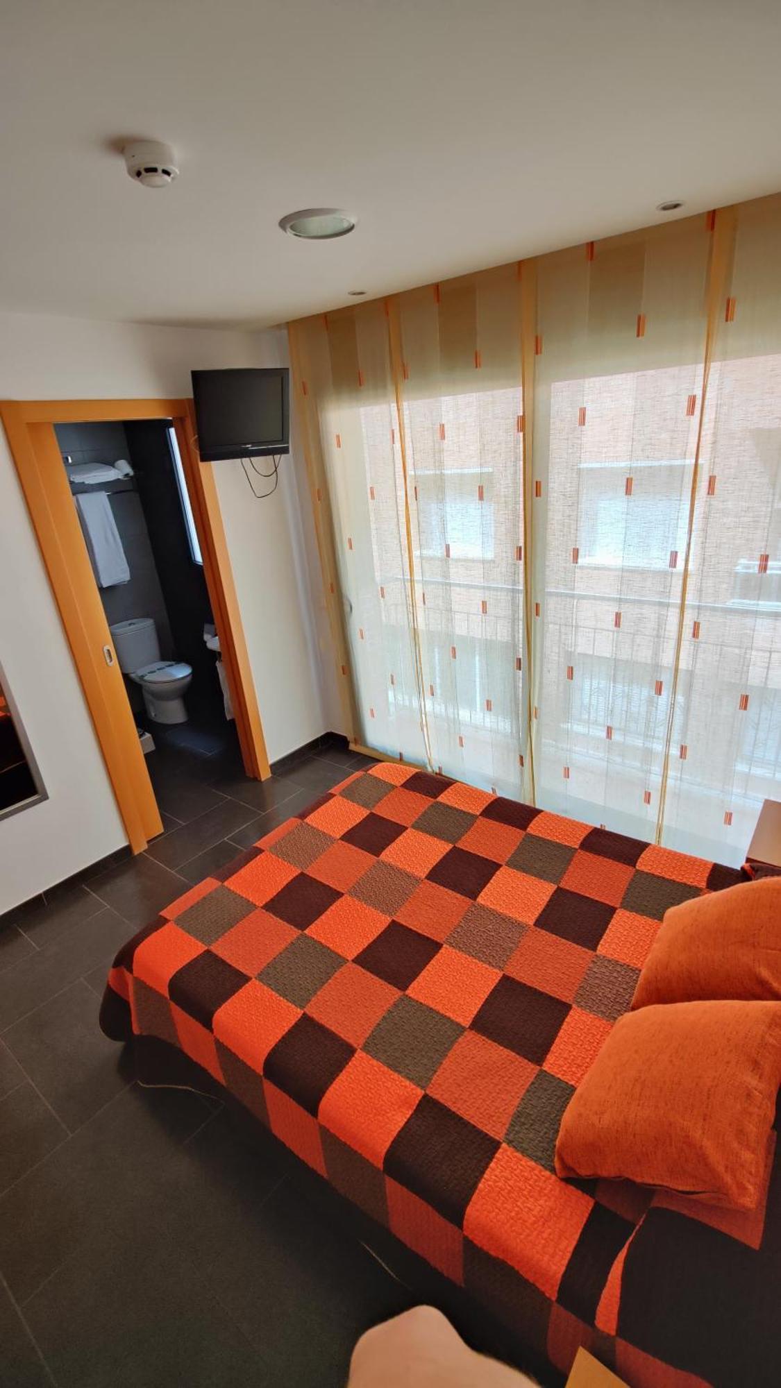 Hostal Manel 皮内达德马尔 外观 照片